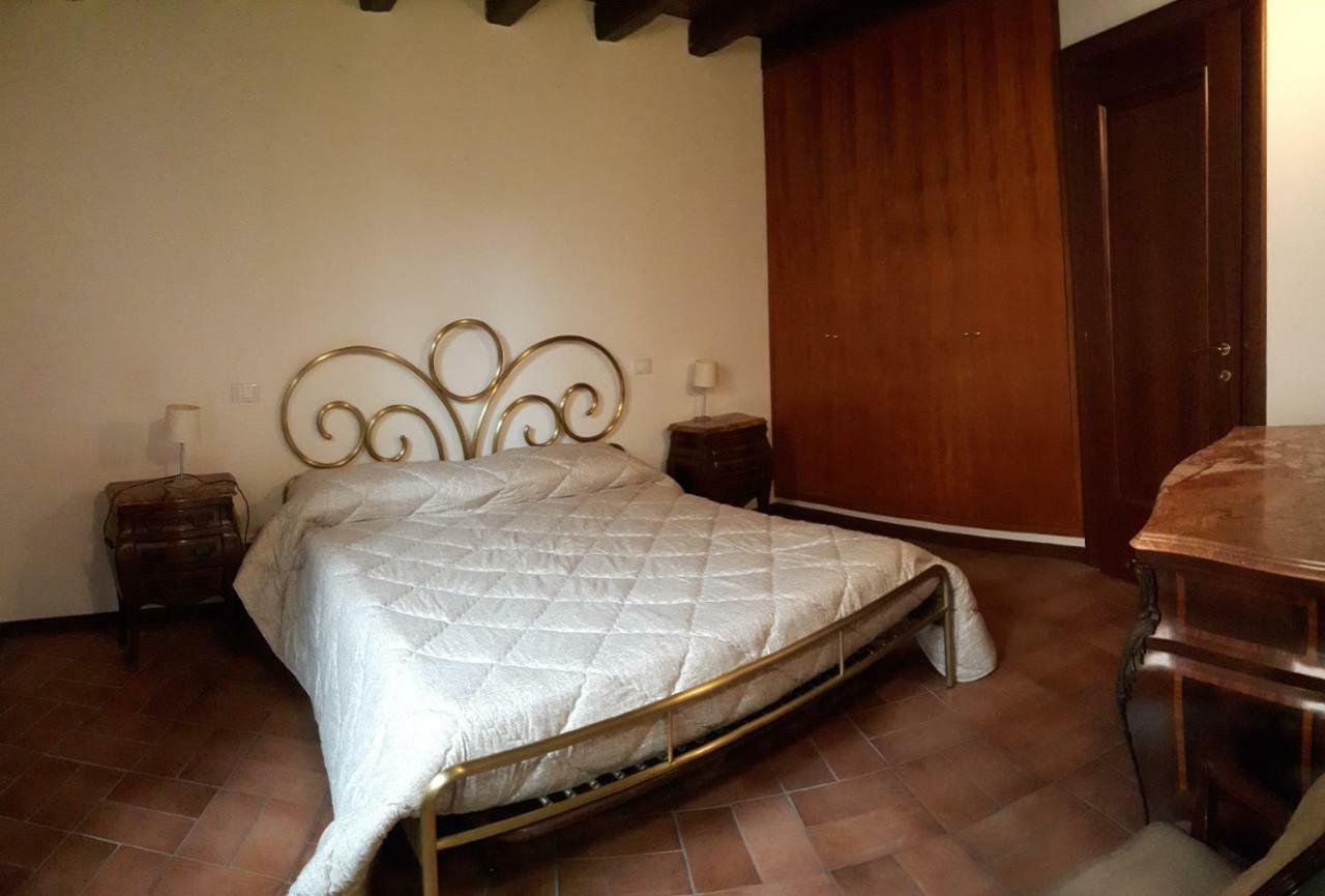 Bb Il Re Alla Reginella Guest House Roma Exterior foto